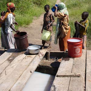 Tanzania-well-water-drinking