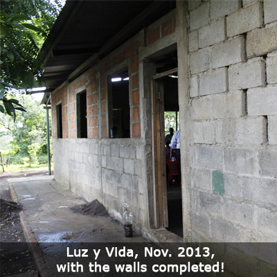 8 Nica-Luz-y-Vida-walls-finished